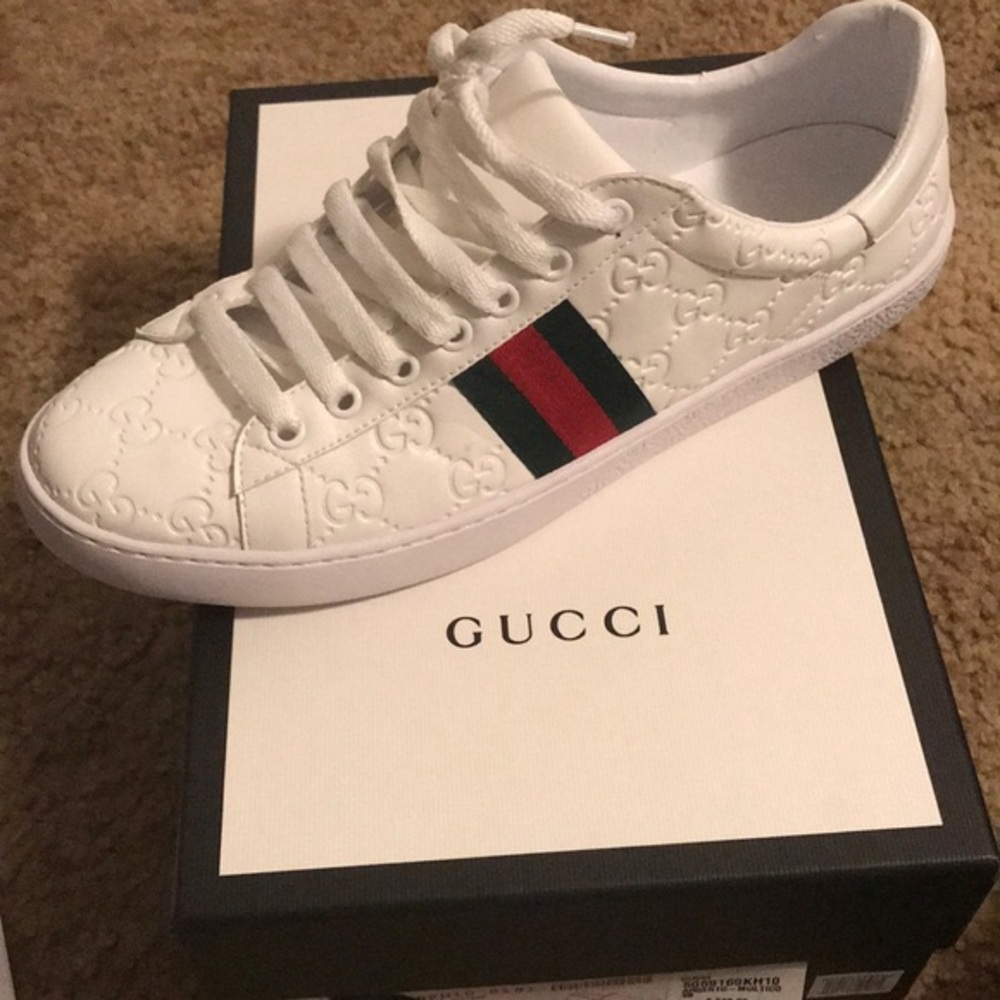 All white Gucci shoes - Picture 1 of 1
